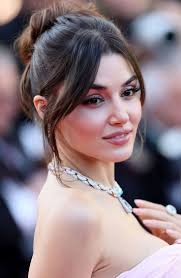 يبدو ان امه راضية عنه كثيرا ♥️ #TheWoman