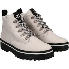 From the office to the opera. Ø­Ø§ÙØ© ÙØ­ÙØ¸Ø© ÙÙÙØ¯ ÙØ®Ø·Ø· Boots Paul Green Designedbysea Com