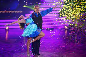 Erol sander, jan hofer, kai ebel, nicolas puschmann, mickie krause, rurik gislason, simon zachenhuber. Jan Hofer Ist Bei Let S Dance Eine Runde Weiter