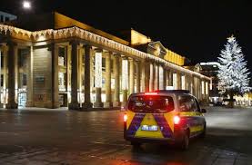Die weihnachtstage sind mit blick auf die regelungen zu kontaktbeschränkungen gesondert zu betrachten. Corona Regeln Uber Weihnachten Nicht Gleich Die Polizei Alarmieren Baden Wurttemberg Stuttgarter Zeitung