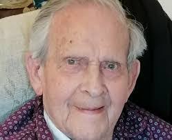 Douglas Waite's Instagram, Twitter & Facebook