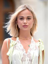 Il bikini di Amelia Windsor è il costume che piace a Meghan Markle