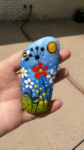 Cambia el color de los marcos. I Painted This For My Sister Painted Rocks Rock Painting Designs Hand Painted Rocks