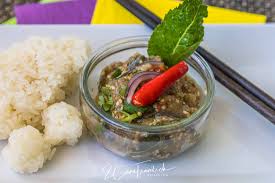 Stir fried duck with fresh chillies and thai basil leaves. Thailandisches Essen Abseits Von Pad Thai Und Curry Ratgeber