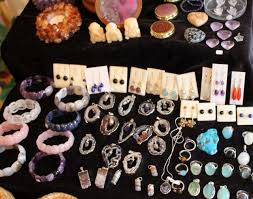 Wil je edelstenen, natuurstenen of andere exclusieve kralen kopen voor je handgemaakte sieraden? Kom Langs In Onze Edelstenen Winkel Spirituele Winkel En Nieuwetijdswinkel
