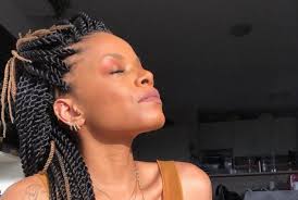 Piercings e tatuagens são tendências para o ano que vem