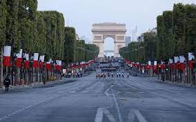 Le 14 juillet 2019 à 22h00. Defile Du 14 Juillet La France Honore Ses Heros Le Parisien