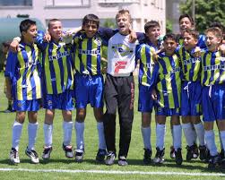 May 31, 2021 · mert günok: Fanatik No Twitter Nostalji Basarili Kaleci Mert Gunok Un Fenerbahce Minik Takimi Nda Oynadigi Yillardan Bir Kare 2002