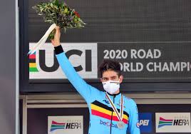 Eerder was er nog sprake van dat van aert de tijdrit mogelijk niet vol zou rijden tom dumoulin staat voor het eerst in lange tijd weer aan het start van een tijdrit, en ook in hem heeft heijboer vertrouwen. De Tour Kroop Dumoulin In De Benen Maar Van Aert Had Nergens Last Van Nrc
