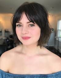 Short Messy Bob With Curtain Bangs Thick Hair Styles Short Hair With Bangs Short Hair Styles