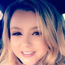 Sonia Tracy's Instagram, Twitter & Facebook