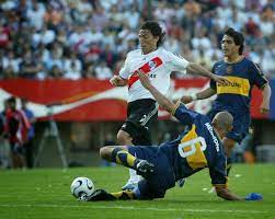 La polémica en el gol de tevez: Club Atletico River Plate Soccer Stadium Four Square Club