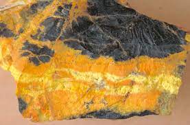 Uranus is an ice giant planet and nearly four times larger than earth. Rohstoff Uran