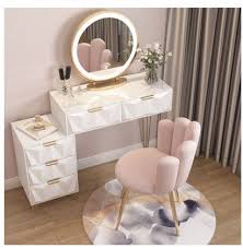 Tocador De Lujo Con Luz Del Norte De Europa Para Dormitorio Tocador Rojo Estilo Ins Moderno Sencillo Almacenamiento Para Cabecera De Cama Gabinete Integ Co In 2020 Decor Home Living Room Luxurious