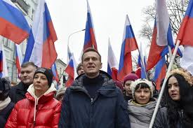 Opposisjonspolitikeren aleksej navalnyj er skrevet ut av sykehuset for mulig forgiftning. Lege Sier At Navalnyj Kan Ha Blitt Forgiftet Resett