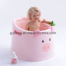 The baby's skin is still very sensitive right after nevertheless, there are many babies who do not mind bathing in a normal bathtub or in the sink. China Lovely Baby Plastic Bath Tub Baby Animal Bath Bucket China Baby Tub Baby Bath Tub