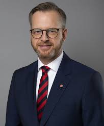 Damberg said i think that lesson learnt in sweden is when people think that it is easier, more convenient to have a cashless society, it will happen; Mikael Damberg Huvudtalare Pa Sakerhetsdagen Securityworldmarket Com