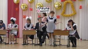 ответное слово родителей на выпускном в 11 классе песня Scenka Roditelej Vypusknikov 82 J Shkoly Vladivostoka 2017 God Youtube