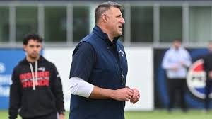 Mike Vrabel press conference: Pats coach addresses wife Dianna Russini photos