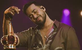 Grupo de medios telemicro y la telefónica viva, que preside juan ramón gómez díaz y el bachatero romeo santos, continuarán este fin de semana con utopía: Romeo Santos Anuncio A La Fanaticada La Llegada De Su Segundo Hijo