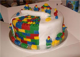 Fun 12 Gateaux D Anniversaire En Mode Lego Idee Gateau Gateau Anniversaire Gateau D Anniversaire Lego
