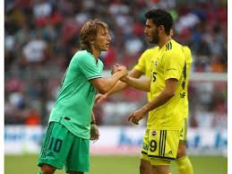 Maça dönersek, o sezon fenerbahçe adına ilk kırılma anıydı belki de o maç. Savunmada Eksiktik Pierre Van Hooijdonk Ve Tuncay Sanli Dan Fenerbahce Degerlendirmesi Web Aslan Galeri