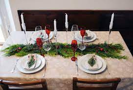 Are you looking for information on dinner party table setting ideas? 30 Elegant Christmas Table Settings Stylish Holiday Table Centerpieces