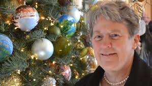 Local briefs: FHU prof's ornament now in gov's mansion