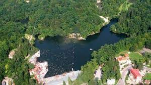 Valabile intre 10 iulie si 22 august 2015 in nopţile de vineri si sambata pentru o durata a sejurului de max 2 nopti. Se Deschide Lacul Ursu Din Sovata Program Si Tarife Info MureÈ™