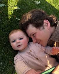 Hope everybody made their dates with their couch tonight for the premiere  of #georgieandmandysfirstmarriage • • What did y'all think???