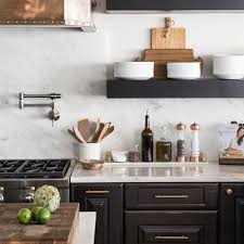 Black And Copper Kitchen Appliances Black And Marble Kitchen With Wood And Copper Accents Copper Kitchen Decor Kitchen Marble Copper Kitchen Accents