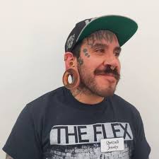 🪞GORILLA GLASS PORTRAITS🪞 ⭕️SOLID EYES, RHUBARB 2½"⭕️ ❎Custom jewelry 📸Kenneth  Crespo @kenkencrespo 🦍 #getpiercedwiththebest, #getgorilla ...  #gorillaglass #gorillaglassjewelry #legitbodypiercing #legitbodyjewerly  #safepiercing #bodypiercing ...