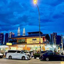 Sajikan gulai ayam padang bersama nasi putih hangat, sambal ijo, dan daun singkong muda yang sudah direbus. Restoran Nasi Padang Kg Baru Putra 502 Fotos Indonesisches Restaurant Near Lot 2588 Jalan Mahmud 50300 Kuala Lumpur Malaysia