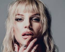 Vinyl Minded with EMF, Tracy Bonham, and the Hallelujah Ward