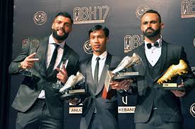 Bintang jdt sapawi rashid tepati ramalan rangkul anugerah pemain paling bernilai anugerah bolasepak kebangsaan 2018 sekaligus cipta sejarah muncul pemain paling muda pernah raih anugerah tertinggi bolasepak negara.manakala mehmet durokovic diumum jurulatih terbaik. Kasut Emas Hanyalah Sebuah Simbol Rufino Segovia Football Tribe Malaysia