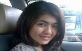 Berita Terbaru dan Profil Artis Terkini: Selly Dikunjungi Ayah dan 2 Orang  Kuasa Hukum