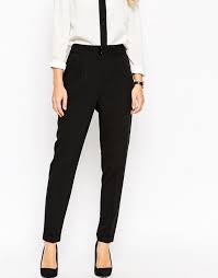 What To Wear To A Wedding When You Don T Want To Wear A Dress Mywedding Wedding Guest Pants Dress Pants Outfits Wedding Pants Outfit