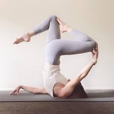 Shoulder Stand Variation Fotografii Jogi Joga Studii Jogi