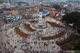 Jam gadang picture of bukittinggi clock tower bukittinggi. Wajah Baru Kawasan Jam Gadang Antara News
