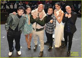 Deepika padukone como serena unger. Vin Diesel Gushes About Xxx Return Of Xander Cage Co Star Nina Dobrev You Can T Help But Love Her Photo 3856907 Deepika Padukone Dj Caruso Donnie Yen Kris Wu Nina Dobrev Vin