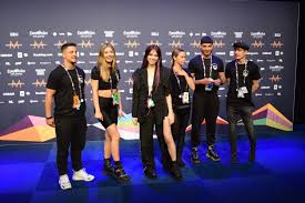 Postul public italian rai a organizat o petrecere la care au fost interpretate 21 de piese care concurează la eurovision în. Roxen Arrives In Rotterdam For Eurovision 2021 The Romania Journal