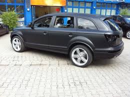 Life doesnt just string you along; Audi Q7 3m Matt Schwarz Sdb Schriftdesign Berlin Gmbh