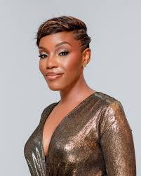 Liz Mire's Instagram, Twitter & Facebook