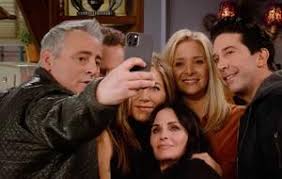 The source shares that after reuniting for friends: Friends Reunion Das Lief Zwischen Jennifer Aniston Und David