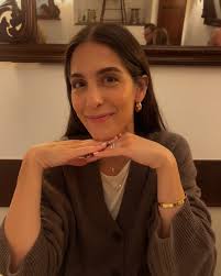 SUCCESSFULLY SINGLE” No doubt, Marriage is a gift that is beautiful and  worth fighting for. But what I don't hear a lot of people preaching is that  singleness is also a GIFT.