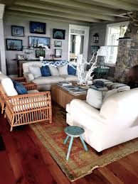 Nantucket House Tour Stylish In Sconset Quintessence Nantucket Home Nantucket Interiors Nantucket Style Homes