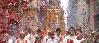 Corpus christi é uma expressão latina que significa corpo de cristo. Descubre El Origen Y El Significado De La Festividad Del Corpus Christi Iglesia Espanola Cope