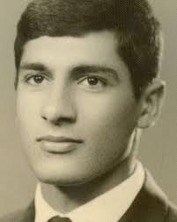 الدكتور سامي سلمان مواليد العراق 1950 استاذ واستشاري المفاصل في كلية طب  بغداد دورة 1973 طب بغداد — with Sami Salman. @ اطباء العراق