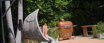 It can be difficult to help family members going through a separation or divorce. Kim Kardashian Decided To Divorce Kanye West After White Supremacist Tweets