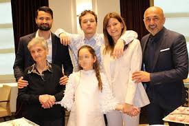 Biografia di libero de rienzo. La Vita Privata Di Luciano Spalletti E Bellissima Una Moglie Tre Figli E Un Agriturismo